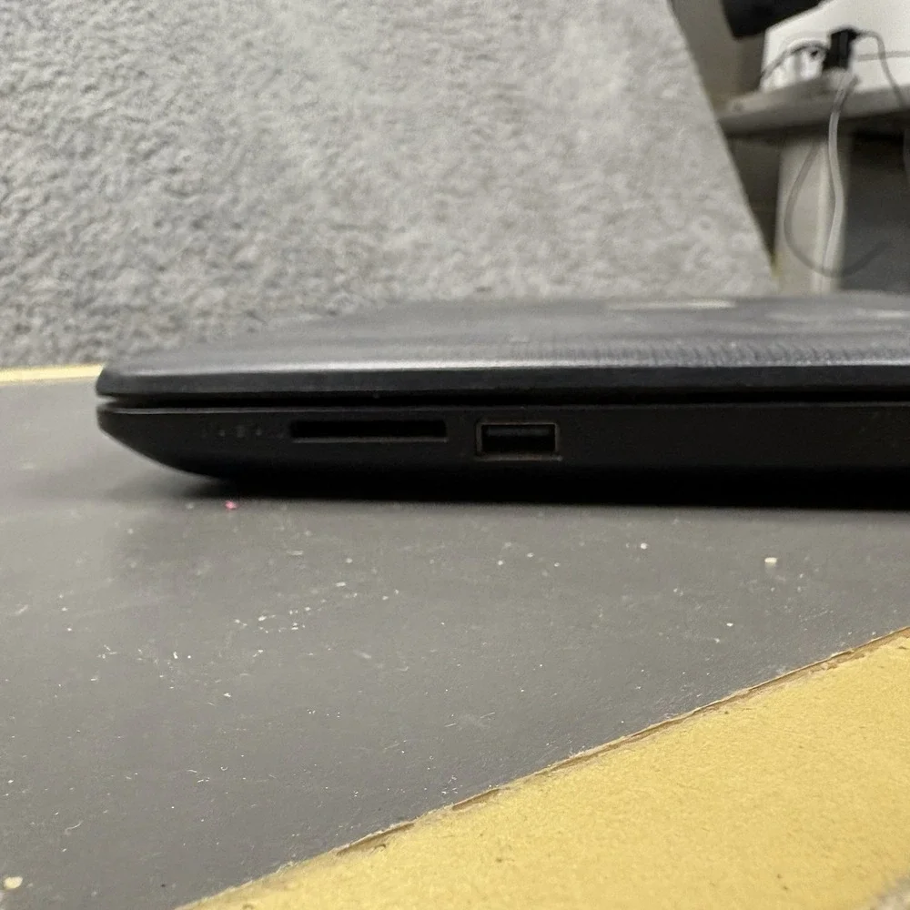 HP Laptop Notebook Computer 15.6 inch Ryzen 3 AMD Radeon 15-DB0066WM Tested Work
